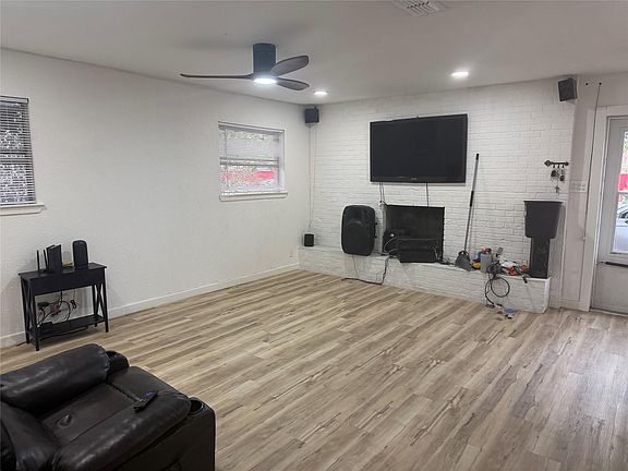 5th image of 5600 Ponciana Dr
