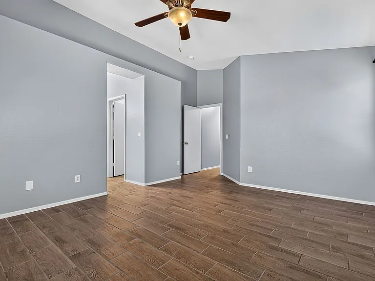 15542 N 136th Ln — Photo 11