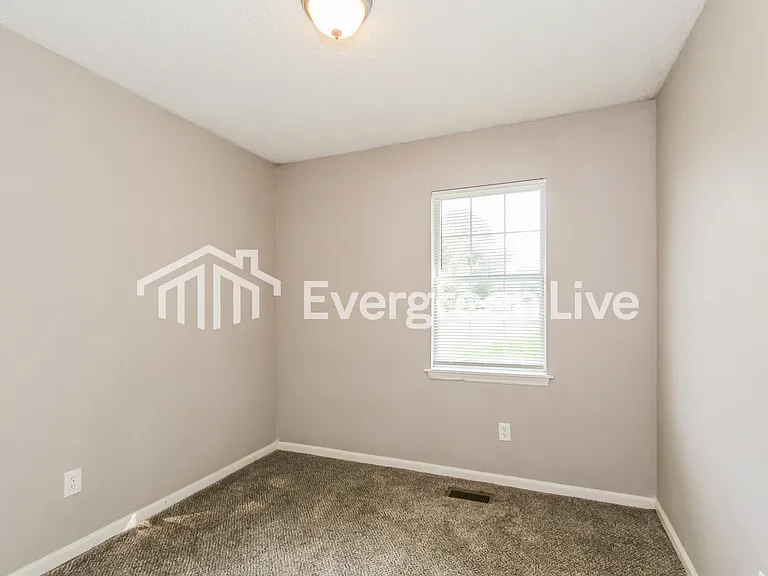 161 Buckingham Cir — Photo 10
