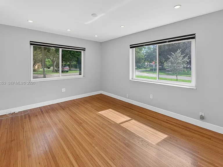 10025 NE 3rd Ave — Photo 30