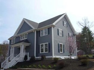 10 Grove Ave, Middleton, MA 01949