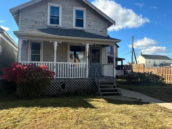 317 N 18th St, Escanaba, MI 49829