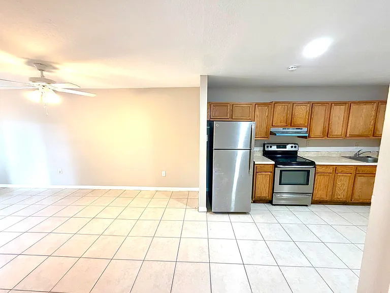 245 NW 12th Ct #1-4 — Photo 6