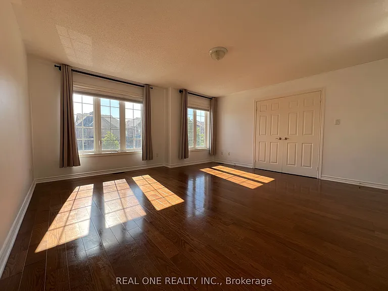 53 Hammersly Blvd — Photo 6