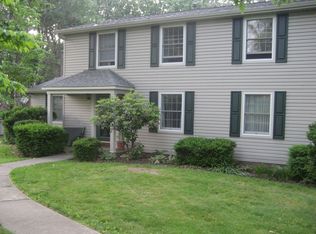 102 Rivercrest Dr, Coraopolis, PA 15108