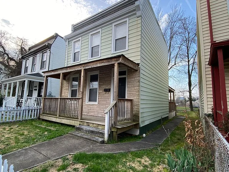 207 Wellford St — Photo 2