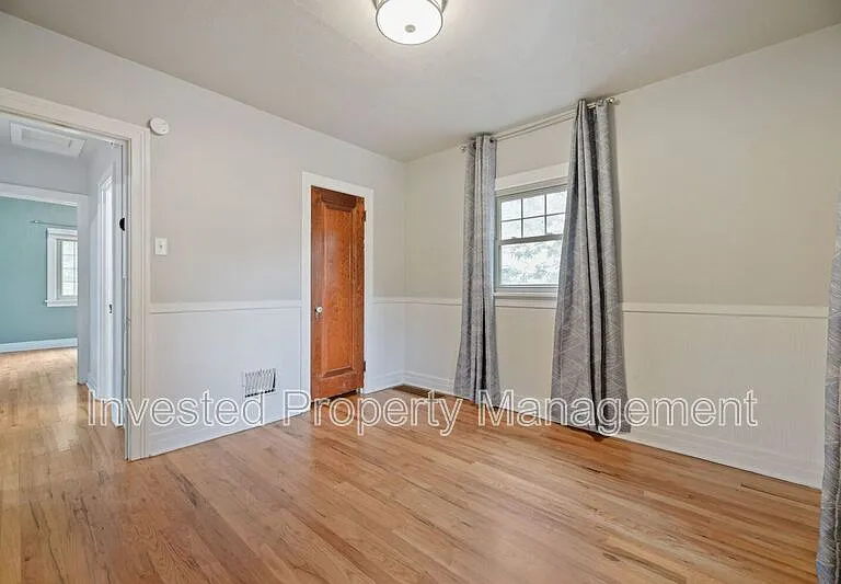 1640 S Marion St — Photo 18