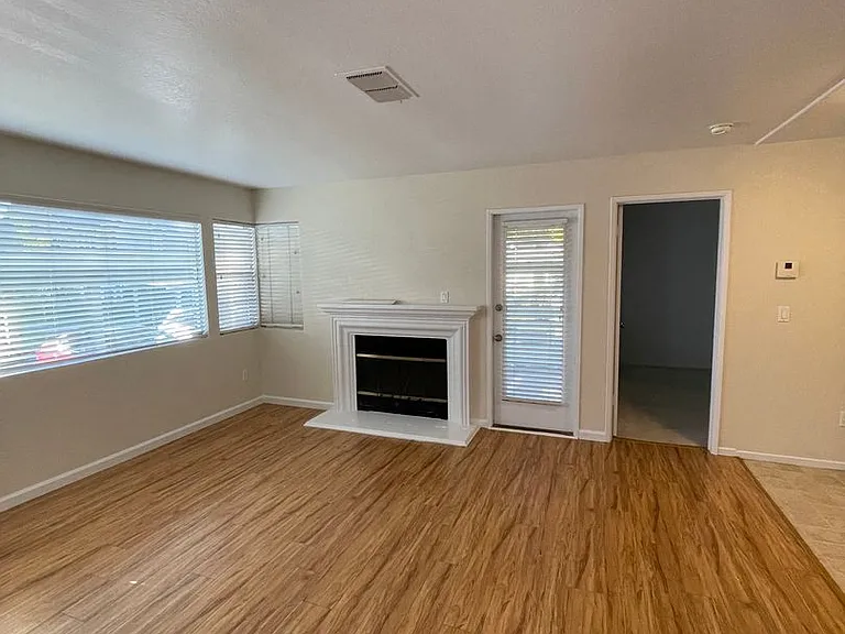 2915 N Texas St #101 — Photo 6