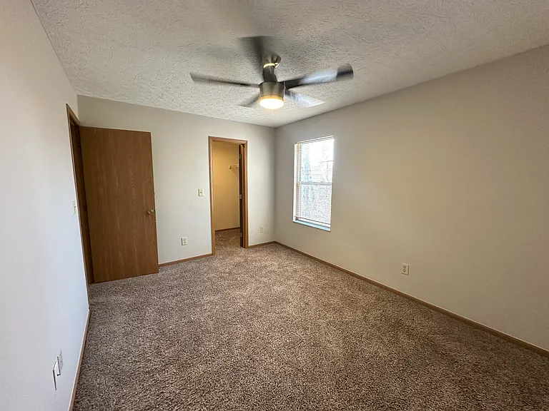 4049 Sandy Ridge Dr — Photo 14