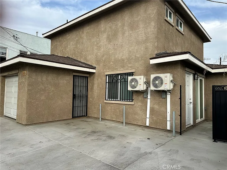 2161A Myrtle Ave — Photo 1