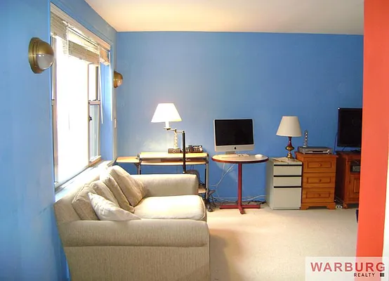 Sold by Warburg | media 12