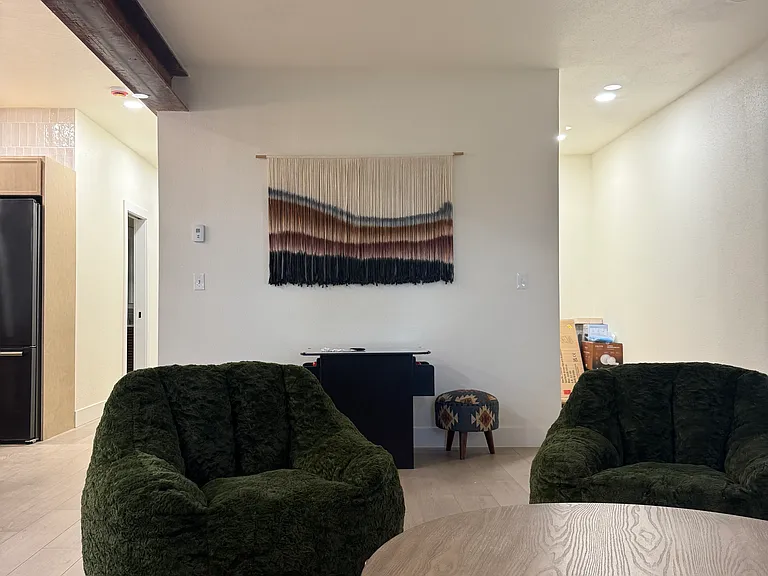 126 Brooklyn Cir — Photo 2