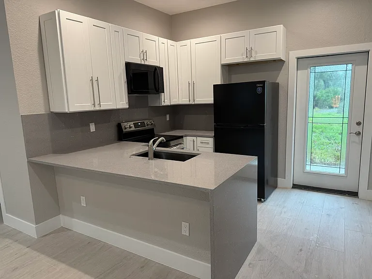 7035 Babcock Rd #C — Photo 8