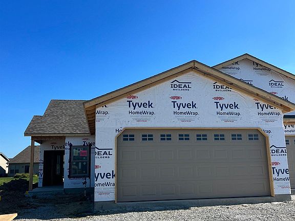 3rd image of 413 Crown Hill Dr