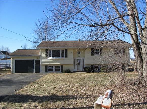 1st image of 47 Belaire Dr