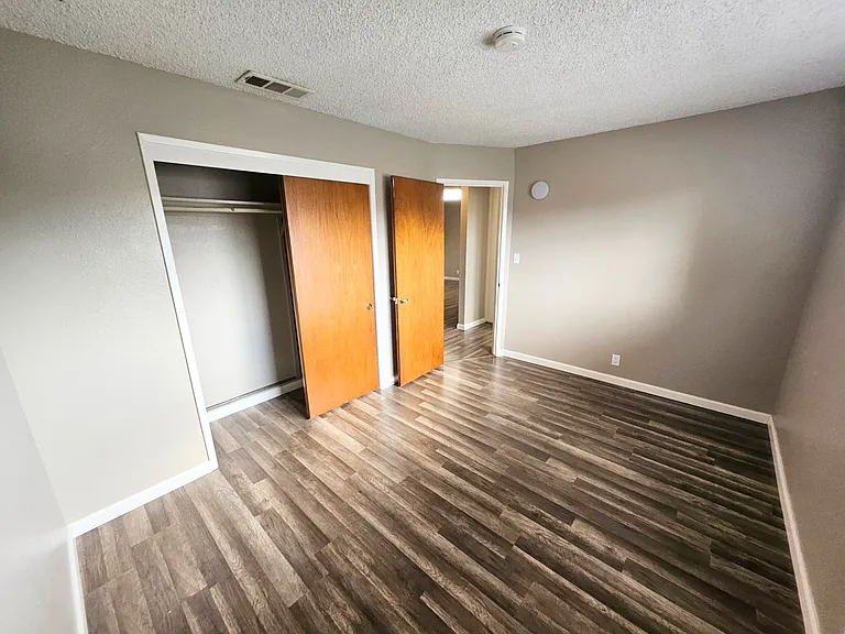 253 N Walnut Ave — Photo 15