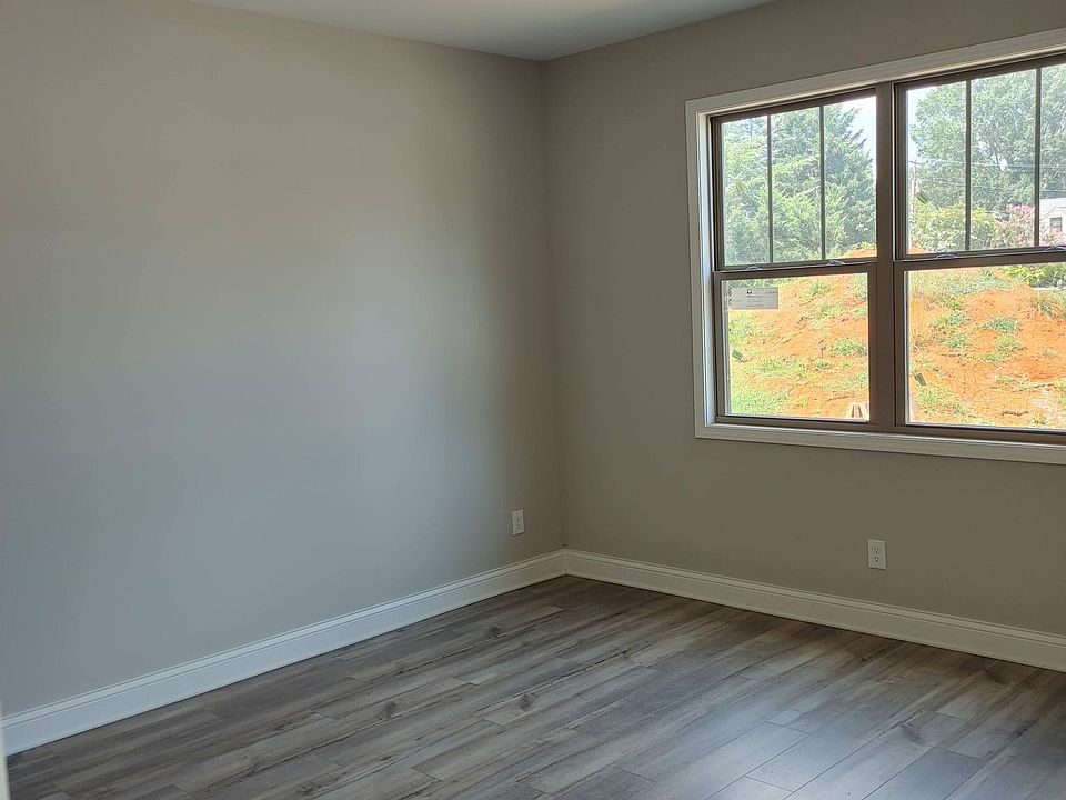 2nd image of 308 Tedford St