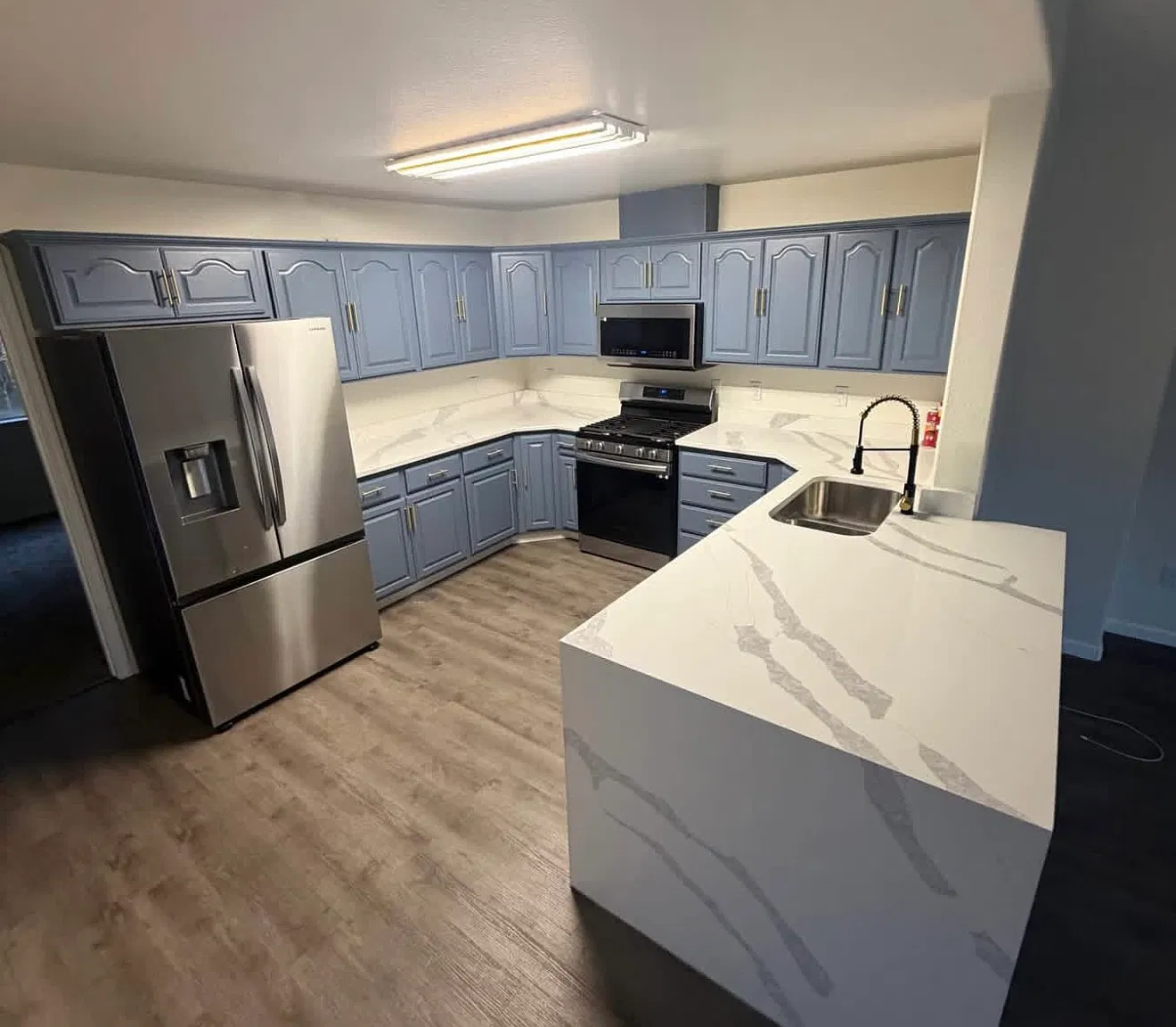 3 bed, 2.5 bath, 2904 sqft, $3,300 — Photo 2