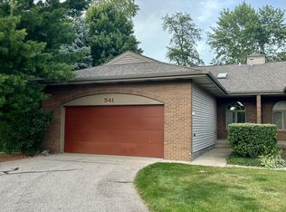 541 Spring Ln, Holland, MI 49423