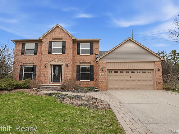 2nd image of 938 Meadowbrook Ct