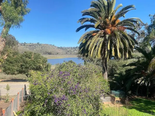 19820 Lake Dr, Escondido, CA 92029