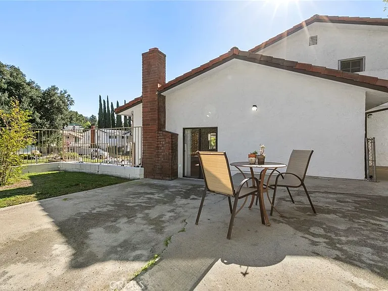 1321 Greenbriar Rd — Photo 52