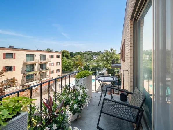 404 Broadway APT 303, Lynn, MA 01904