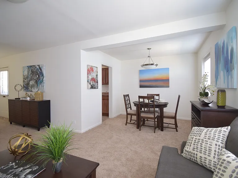 Stansbury Manor Apartments & Townhomes — Photo 16