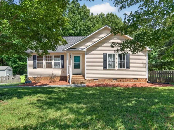 8140 Silas Dr, Snow Camp, NC 27349