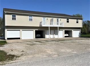 206 S Smith St, Teutopolis, IL 62467