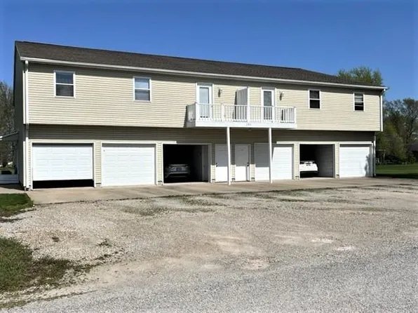 206 S Smith St, Teutopolis, IL 62467
