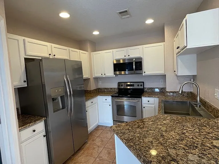 4600 E Moody Blvd #7L — Photo 8