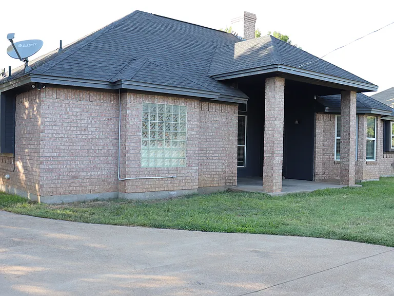 547 SW Rand Dr — Photo 16
