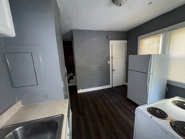 10006 Pierpont Ave — Photo 38