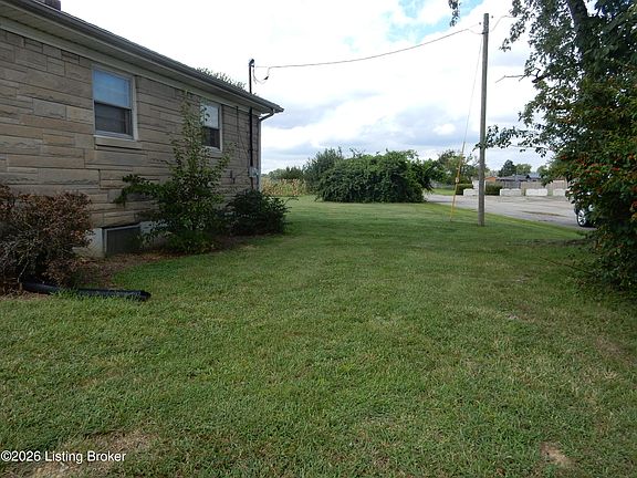 5th image of 714 Cedar Grove Rd