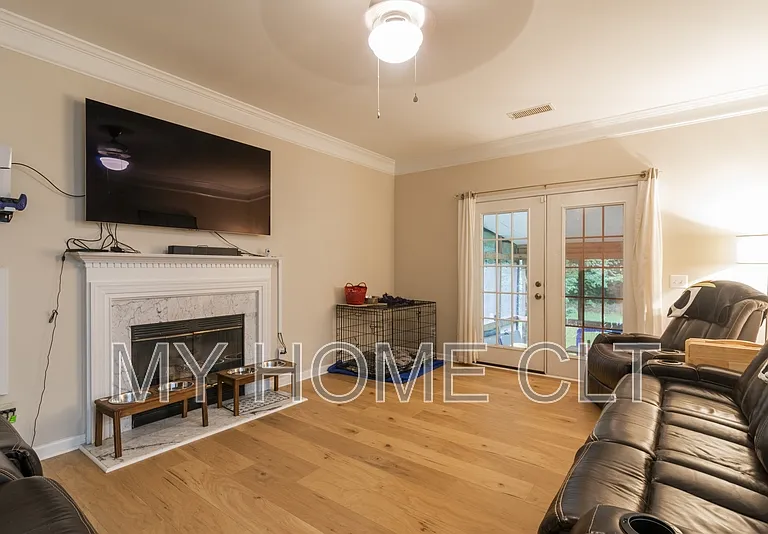 10029 Dauphine Dr — Photo 9