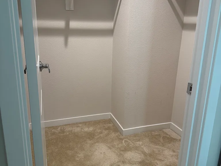 712 Highline Way — Photo 15