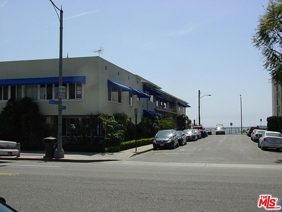 3rd image of 1162 E Ocean Blvd