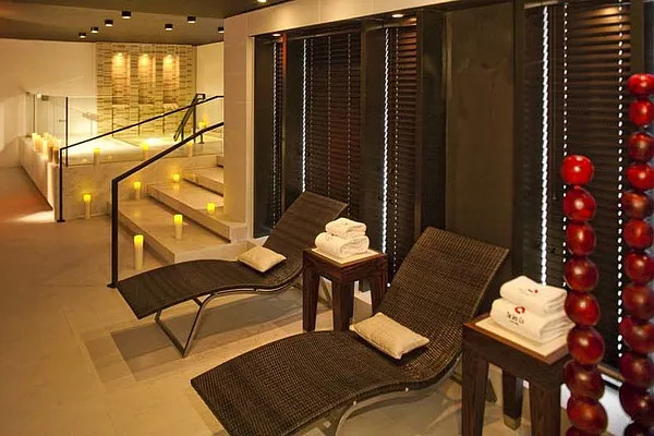 Sold by Compass | media 23