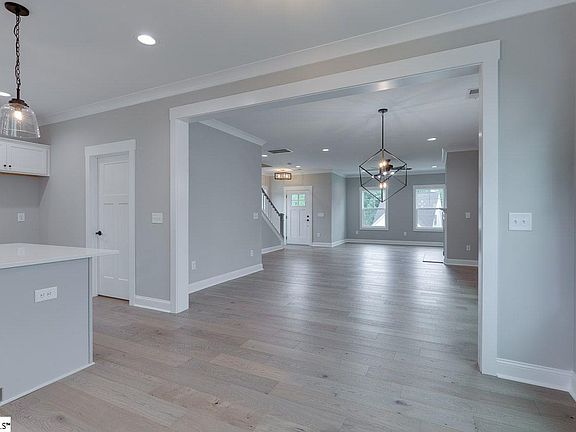2nd image of 3 Logan Knoll Ln