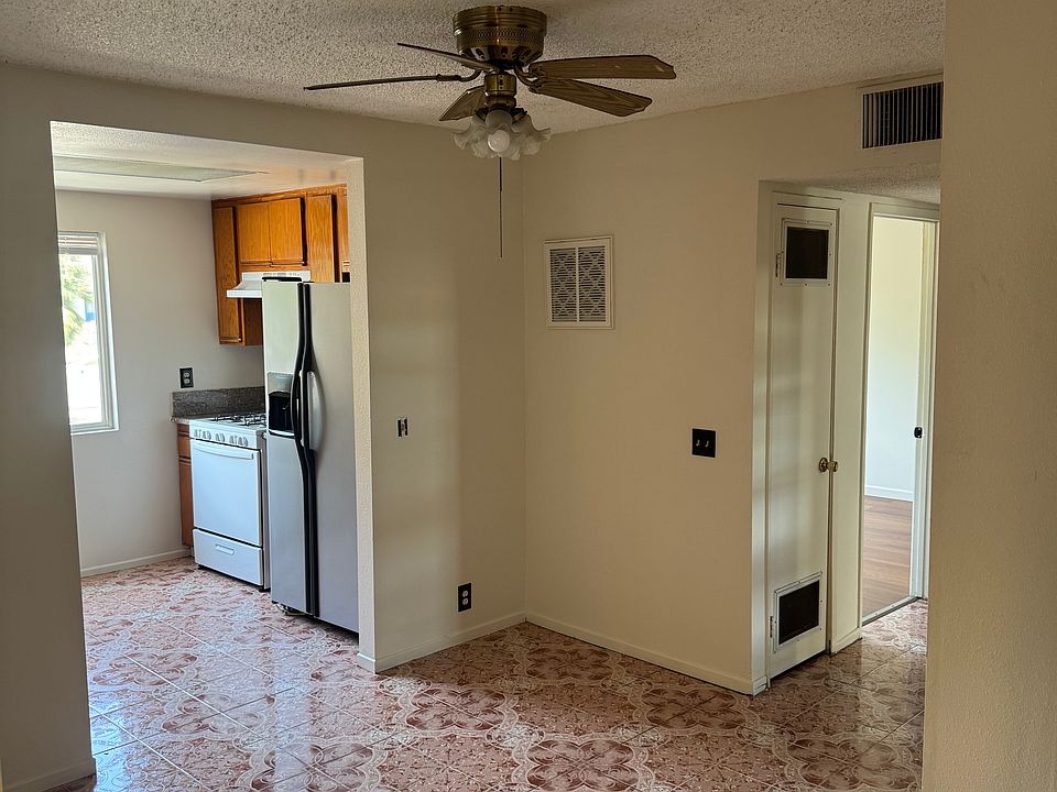 Dining room , Hall way