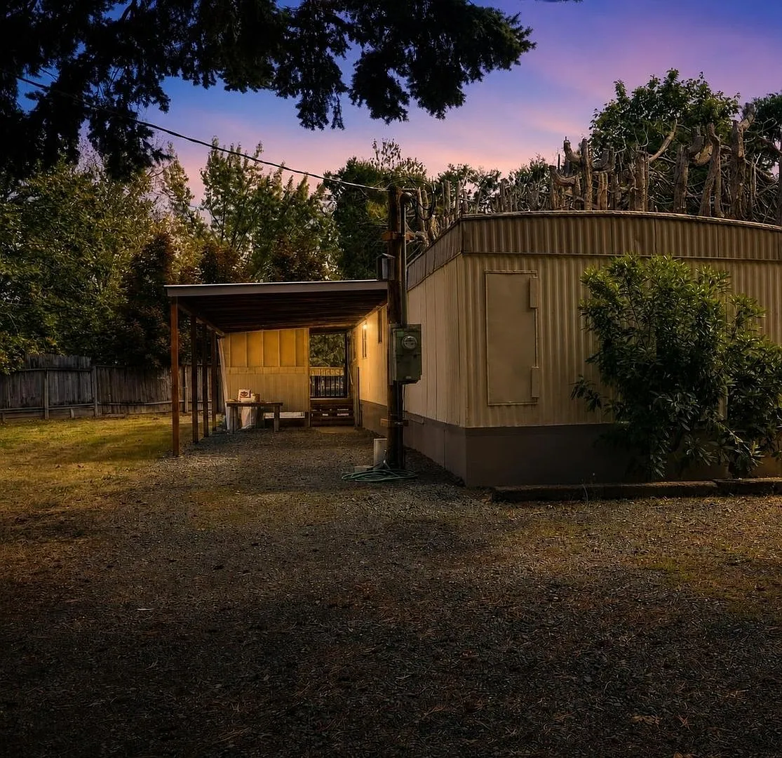 Charming 2BR House in Boring — Photo 1