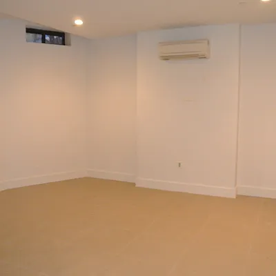 Rented by Nooklyn NYC LLC | media 13