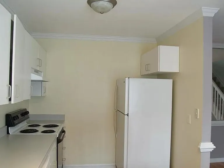 209 Amersham Dr #G — Photo 18