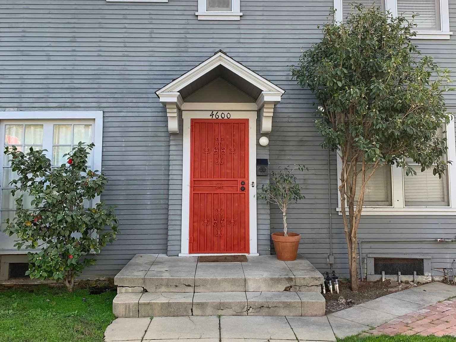2 bed, 950 sqft, $3,850 — Photo 2