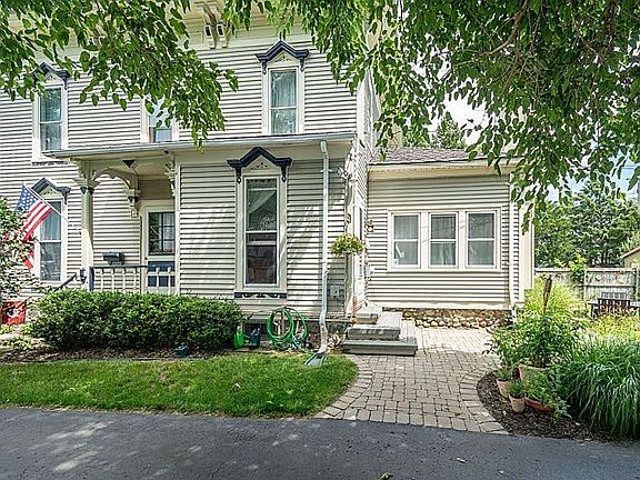 3rd image of 215 W Lake St