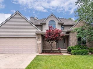 725 Ironwood Way, Saline, MI