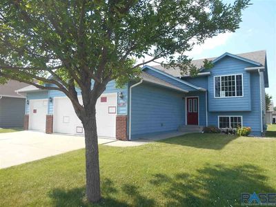 1308 E 68th St N, Sioux Falls, SD, 57104