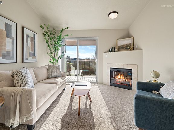 5th image of 10804 NE Holly St #303