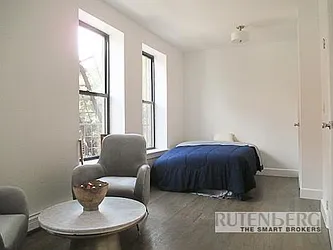 Rented by R New York